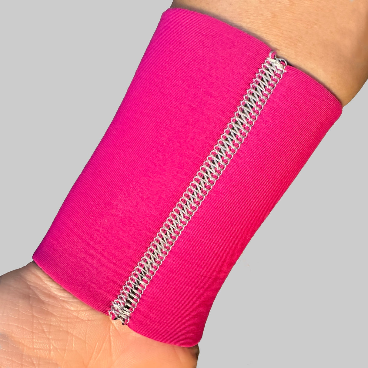 Wrist sports sleeve: stabilizing, non-slip, elastic, made in Germany